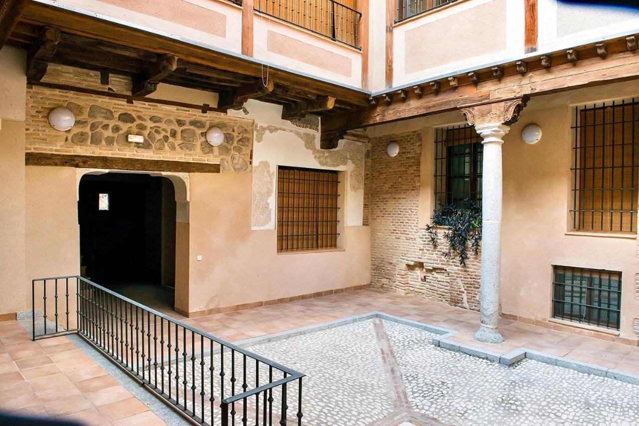 ~Bronze~ Edificio Historico S. Xvi. Centro Apartment Toledo Exterior photo